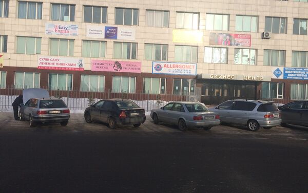 Парковка в Павлодаре, где произошла перестрелка - Sputnik Казахстан