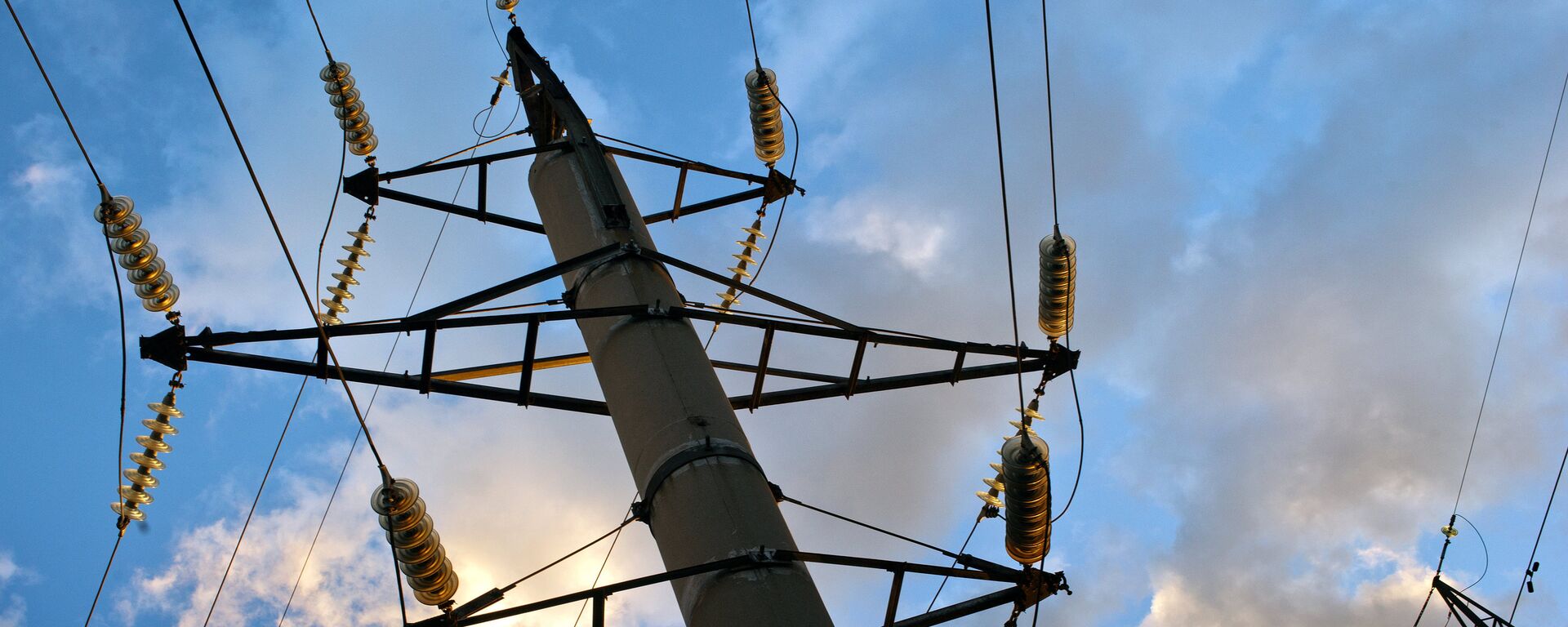 Линии электропередач - Sputnik Казахстан, 1920, 16.04.2023