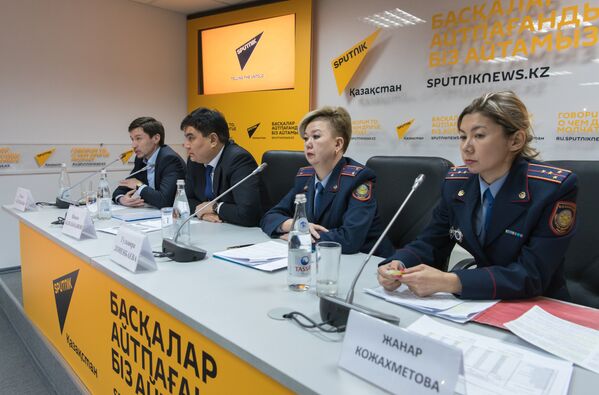 Пресс-конференция по вопросам временной регистрации в студии Sputnik Казахстан - Sputnik Казахстан