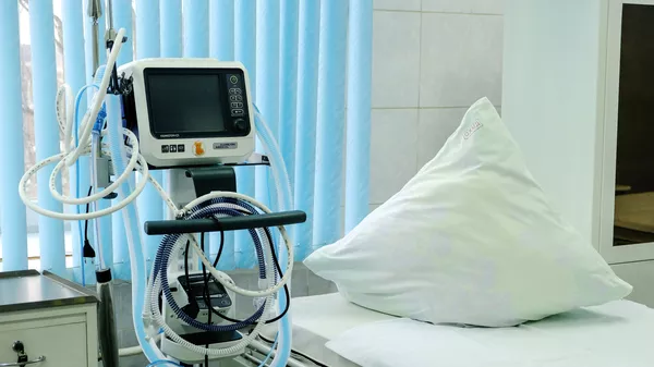  Аппарат для искусственной вентиляции легких в больнице, архивное фото - Sputnik Қазақстан