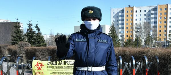 Служащие Национальной гвардии обеспечивают порядок в карантинном Нур-Султане Служащие Национальной гвардии обеспечивают порядок в карантинном Нур-Султане - Sputnik Казахстан