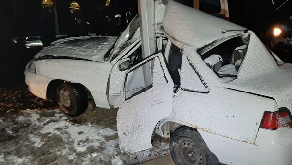 Автомобиль обнял столб в Алматы: водитель скончался на месте - Sputnik Казахстан