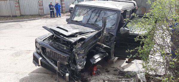 Бетономешалка протаранила частный дом в Алматы Бетономешалка протаранила частный дом в Алматы - Sputnik Казахстан