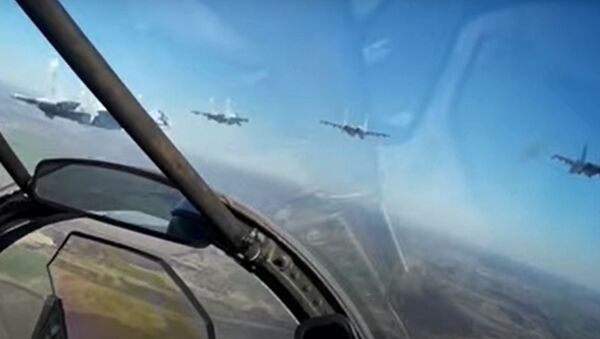 Репетиция воздушной части парада Победы - видео - Sputnik Казахстан