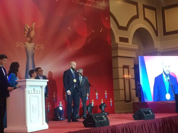 Василий Левит на церемонии вручения премии Народный любимец-2017 Василий Левит на церемонии вручения премии Народный любимец-2017 - Sputnik Казахстан