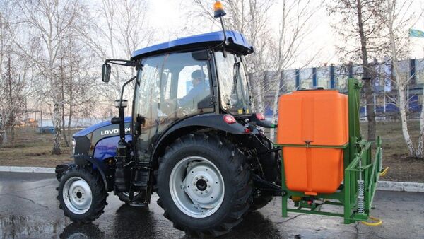 Агромашхолдинг KZ начал выпускать трактора со специальной  надстройкой - дезинфекционным опрыскивателем - Sputnik Казахстан