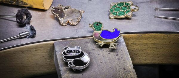 Van Cleef & Arpels представил пять новых брошей из коллекции Lucky Animals Van Cleef & Arpels представил пять новых брошей из коллекции Lucky Animals - Sputnik Казахстан