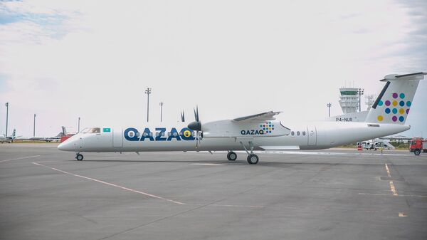 Самолет авиакомпании Qazaq Air - Sputnik Казахстан