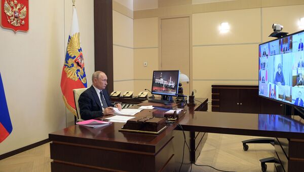 Президент РФ В. Путин провел совещание с главами регионов по борьбе с распространением коронавируса в РФ - Sputnik Қазақстан