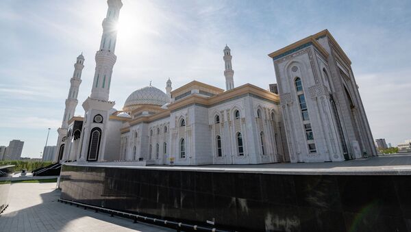 Мечеть Хазрет Султан на карантине во время Священного месяца Рамазан  - Sputnik Казахстан