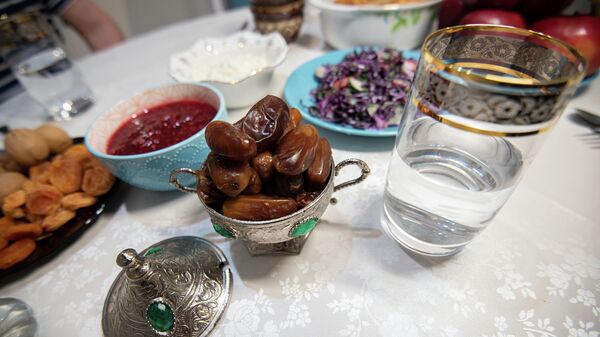 Ауызашар  - разговение во время священного месяца Рамазан - Sputnik Қазақстан