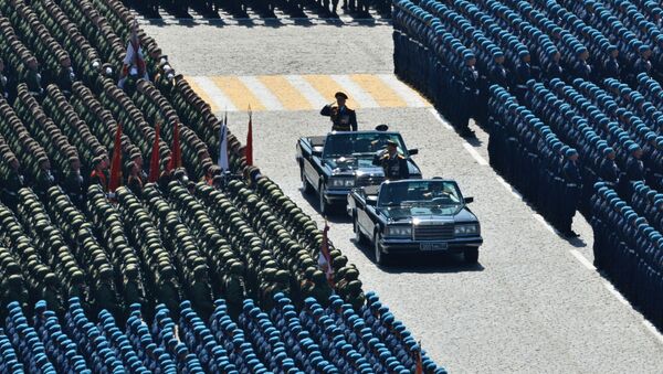 Министр обороны РФ, генерал армии Сергей Шойгу во время военного парада на Красной площади в Москве  - Sputnik Казахстан