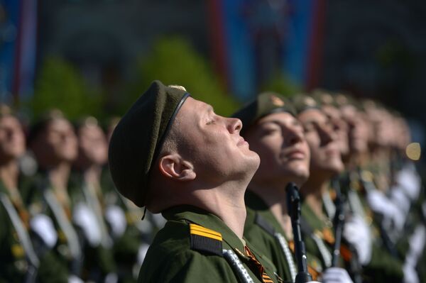 Военнослужащие на военном параде на Красной площади, посвященном 69-й годовщине Победы в Великой Отечественной войне - Sputnik Казахстан