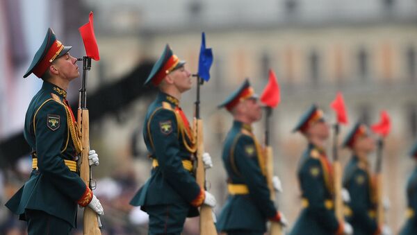 Военнослужащие президентского полка на военном параде на Красной площади в Москве - Sputnik Қазақстан