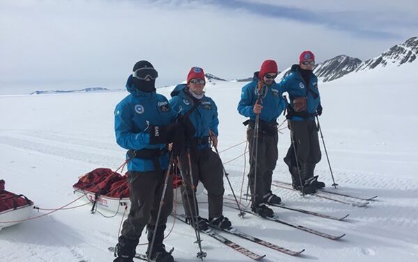 Участники экспедиции КазГео в Антарктиде - Sputnik Казахстан