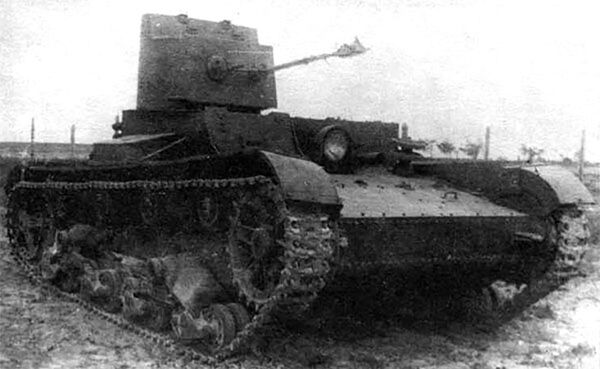 Советский легкий химический (огнеметный) танк ХТ-26/БХМ-3 - Sputnik Казахстан