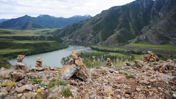 Урочище Ак-Узук в районе слияния рек Чуи и Катуни в Республике Алтай - Sputnik Казахстан