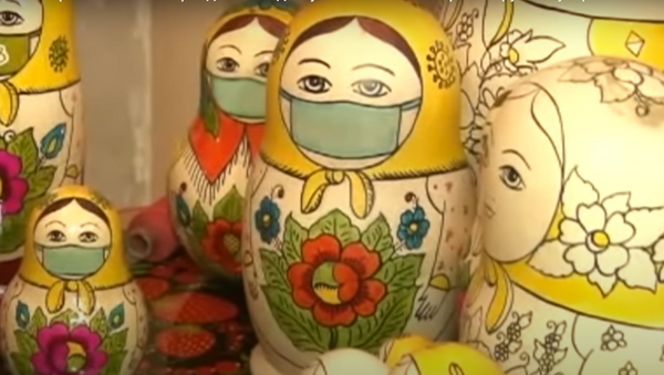 COVIDрёшки - новый тренд этого года: куклы в масках и коронавирусных узорах - Sputnik Казахстан