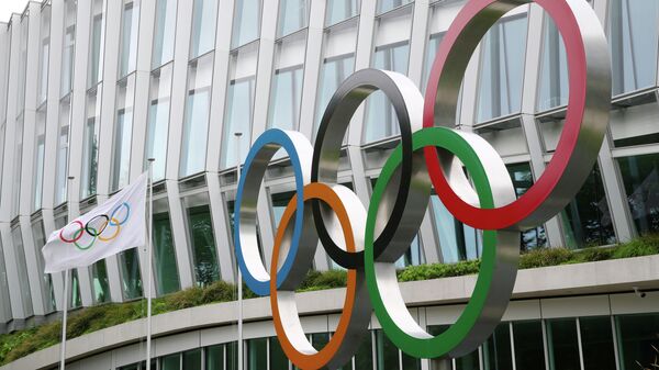 Олимпийские кольца у штаб-квартиры МОК в Лозанне - Sputnik Казахстан
