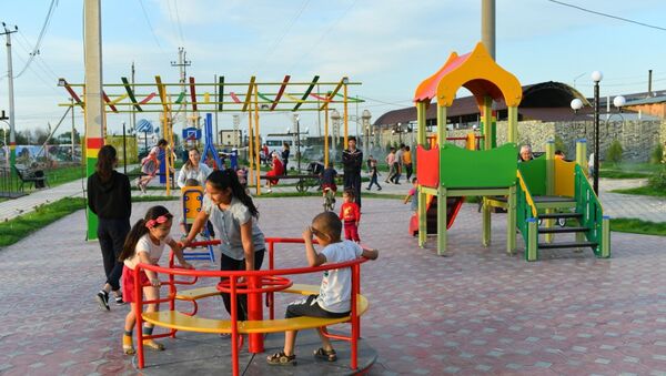 Детская площадка в реконструированном парке Туркестана - Sputnik Қазақстан