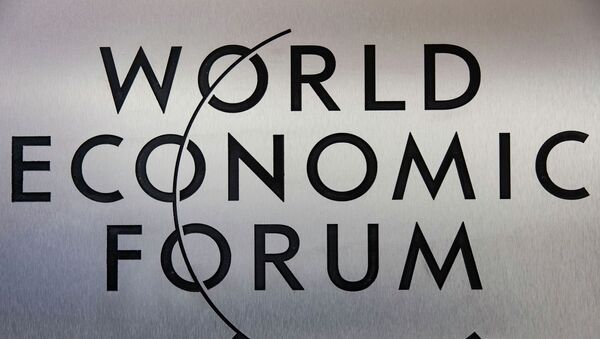 Логотип ежегодного Всемирного экономического форума в Давосе. - Sputnik Қазақстан