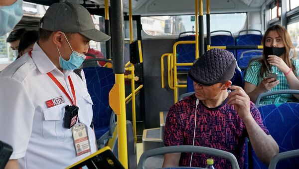Проверка санитарных мер в автобусах - Sputnik Казахстан