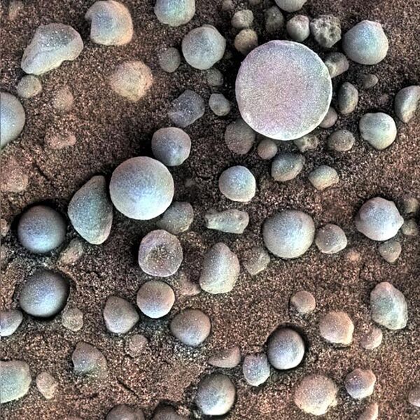 Маленькие сферулы на поверхности Марса  - Sputnik Казахстан