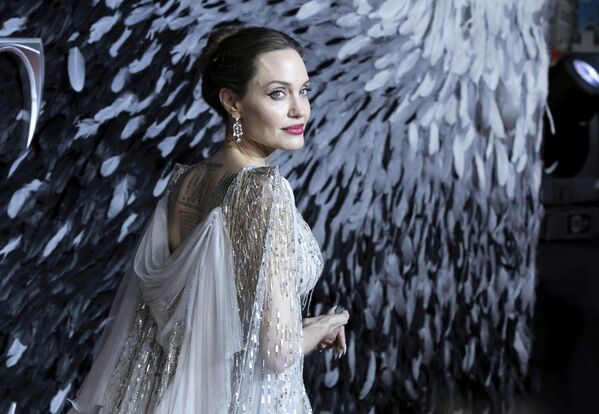 Актриса Анджелина Джоли на кинопремьере в Лондоне - Sputnik Казахстан