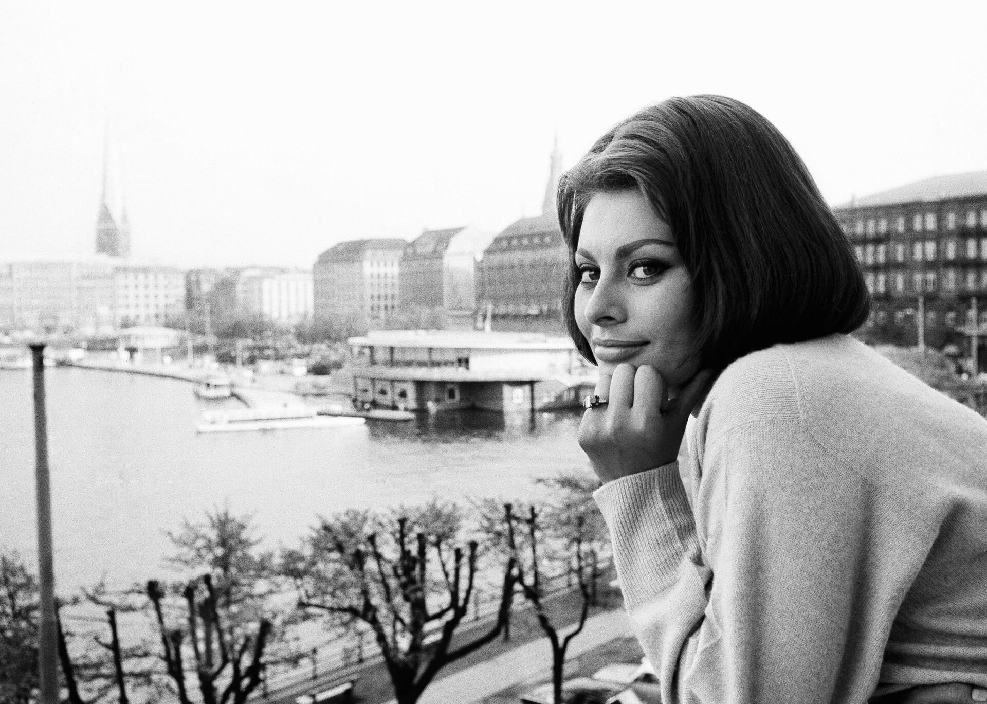 Итальянская актриса Софи Лорен, 1962 год Итальянская актриса Софи Лорен, 1962 год - Sputnik Казахстан, 1920, 19.09.2026