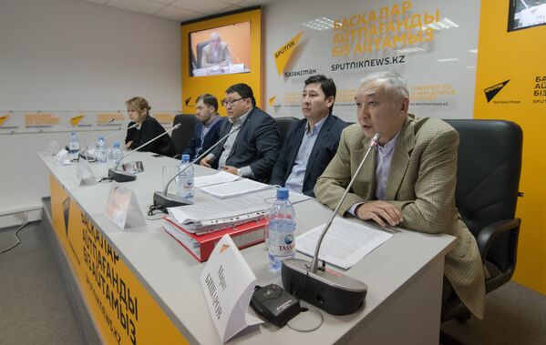 В мультимедийном пресс-центре Sputnik Казахстан состоялась пресс-конференция, посвященная ситуации вокруг предпринимателей БЦ 7 континент в Астане - Sputnik Казахстан