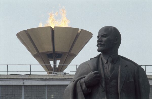 Чаша Олимпийского огня в Москве, 1980 год, архивное фото - Sputnik Казахстан