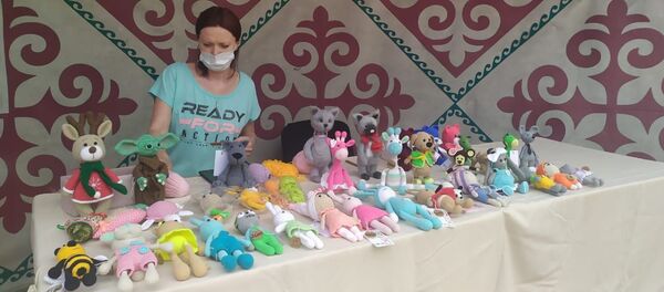 Мастерица на столичном Арбате Мастерица на столичном Арбате - Sputnik Казахстан