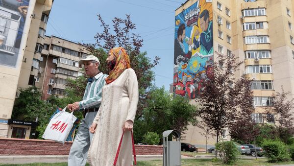Мурал на тему добропорядочности в Алматы - Sputnik Казахстан