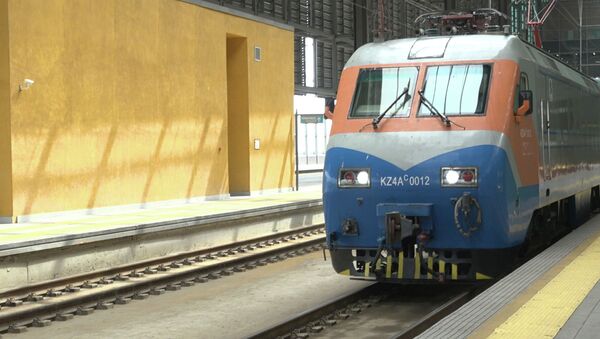 Поезда вновь запустили в Казахстане - видео - Sputnik Казахстан