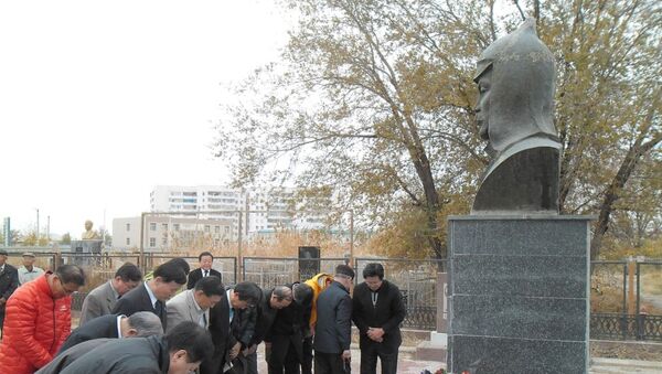 Памятник народному герою Кореи Хон Бом До в Кызылорде - Sputnik Казахстан