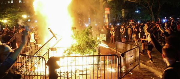 Протесты в Нью-Йорке/ Протесты в Миннеаполисе/ В США продолжаются протесты - Sputnik Казахстан