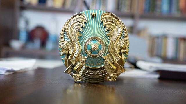 Олар оны орыс порносында мастурбация жасап жатқанда ұстады.