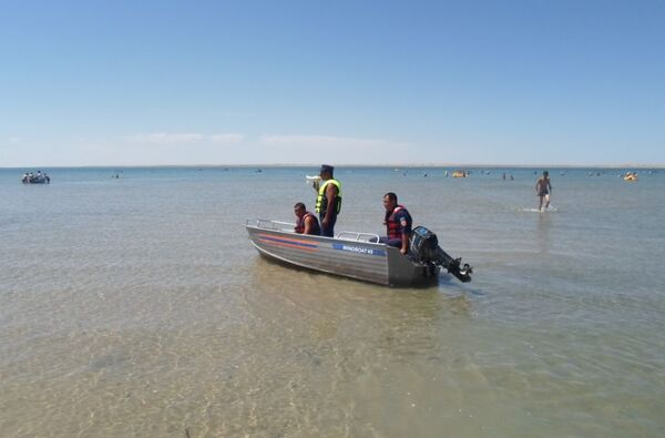 Знаменитую курортную зону на озере Камбаш закрыли на неопределенный срок Знаменитую курортную зону на озере Камбаш закрыли на неопределенный срок - Sputnik Казахстан