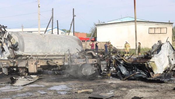 В Атырау взорвалась и сгорела цистерна с газом - Sputnik Қазақстан