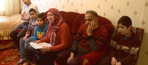 Семья Ясера Алезалдина и Сандугаш Раисовой Семья Ясера Алезалдина и Сандугаш Раисовой - Sputnik Казахстан