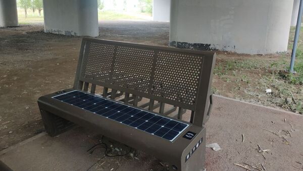Инновационные скамейки на солнечных батарейках разместили под мостом в Нур-Султане - Sputnik Қазақстан