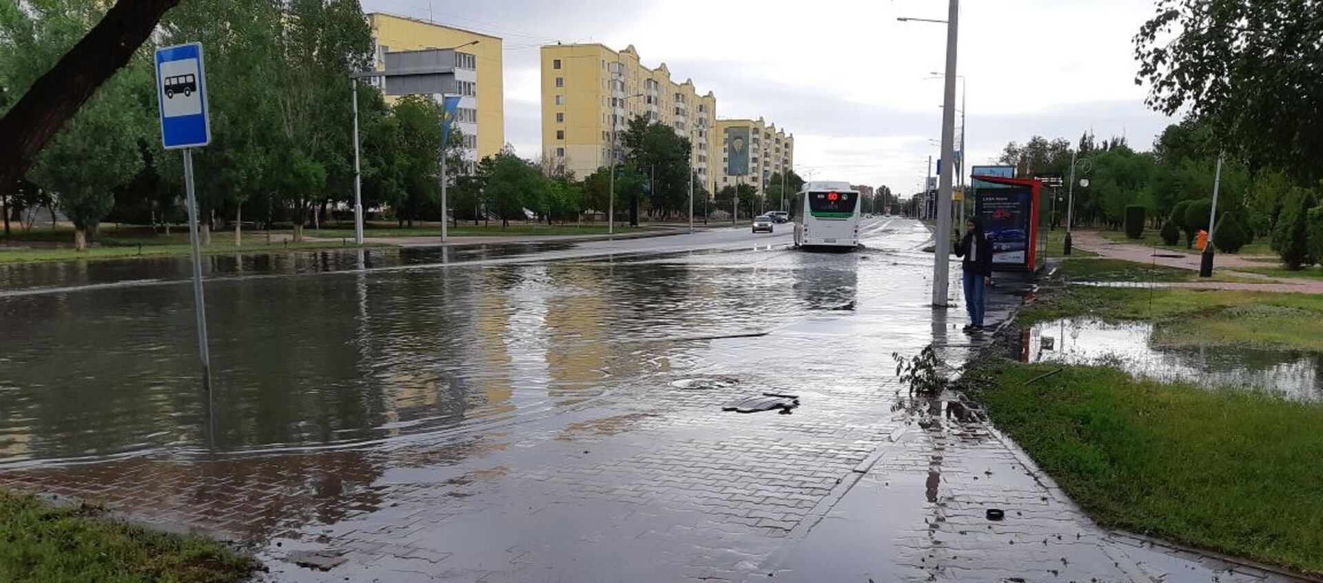 Улицу Ташенова в ну-Султане затопило после дождя - Sputnik Казахстан, 1920, 10.02.2021