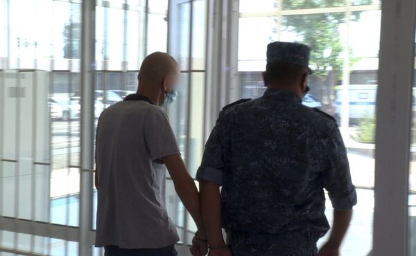 В Казахстане поймали куратора группы смерти в соцсетях В Казахстане поймали куратора группы смерти в соцсетях - Sputnik Казахстан