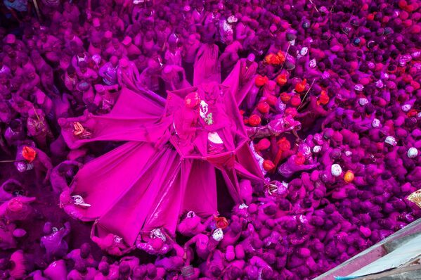 Работа индийского фотографа Shubham Kothavale Розовый фестиваль, вошедшая в шорт-лист конкурса имени Андрея Стенина в категории «Моя планета. Одиночная фотография» - Sputnik Казахстан