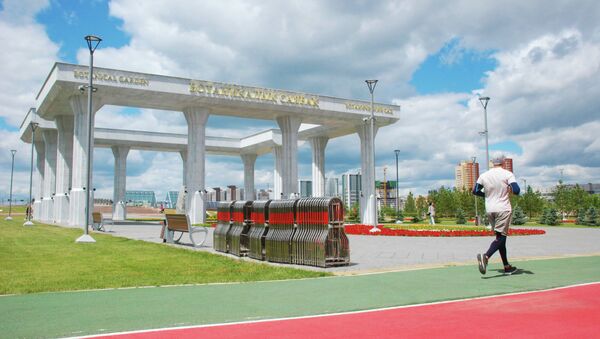 Ограждения подготовили в парках Нур-Султана перед выходными с ужесточением карантина - Sputnik Казахстан