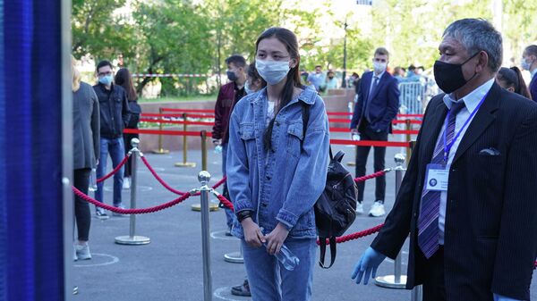 Не пустили на ЕНТ или аннулировали баллы: что делать абитуриентам - Sputnik Казахстан