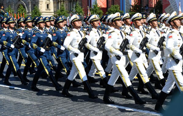 Парадный расчет армии КНР во время военного парада Победы в Москве - Sputnik Казахстан