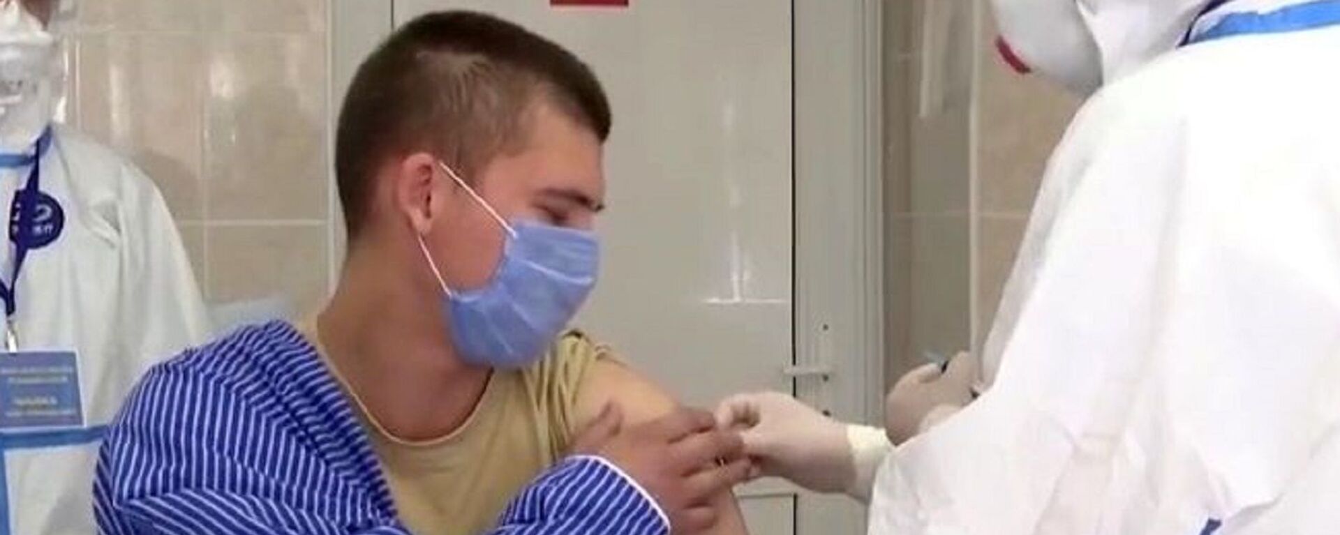В России начались испытания вакцины от COVID-19 - Sputnik Казахстан, 1920, 17.01.2024