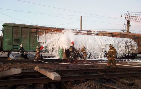 К месту возгорания прибыл пожарный поезд со станции Шу - Sputnik Казахстан