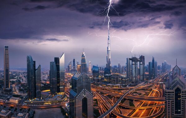 Молнии над Бурдж-Халифа в Дубае  - Sputnik Казахстан